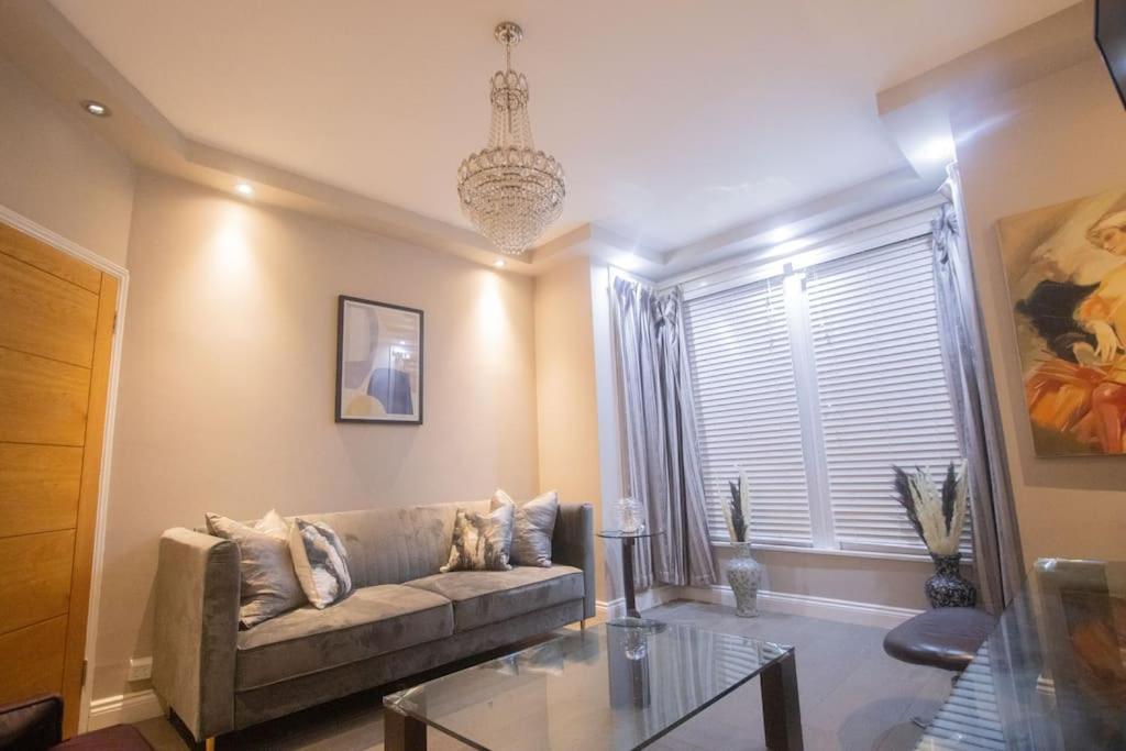 Oikoshomes Three Bedroom Flat In London Exterior photo